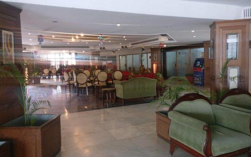 Hotel Raj Hans, 法里达巴德 外观 照片